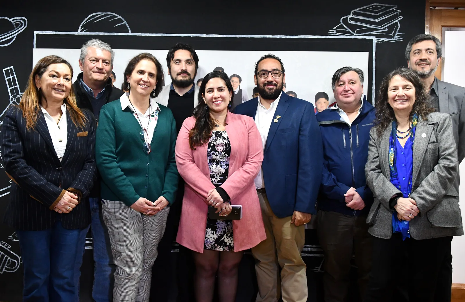 ACHM y AMUR se reúnen con el Ministro de Educación para abordar los problemas de financiamiento en la educación municipal