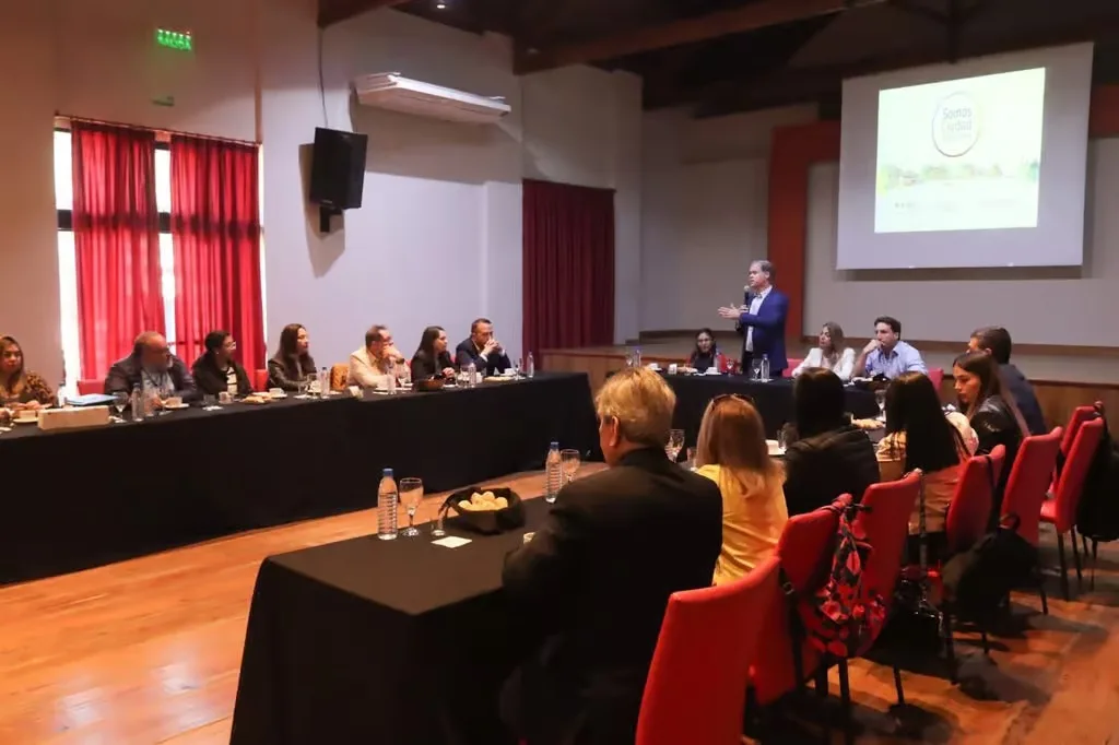Municipios de Chile participan en Jornada de intercambio de experiencias con autoridades Locales de Argentina