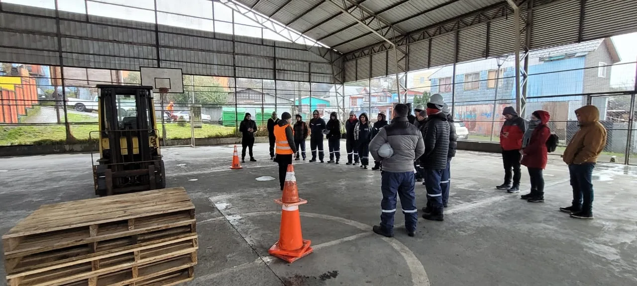 Castro Municipio y Sence impulsan capacitaciones laborales exitosas