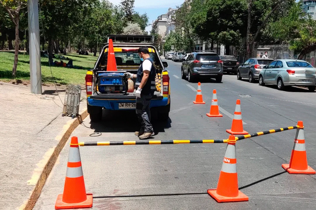 Puntos sin agua potable y cortes de semáforos: el despliegue de alcaldes ante apagón de energía y aglomeraciones en las calles