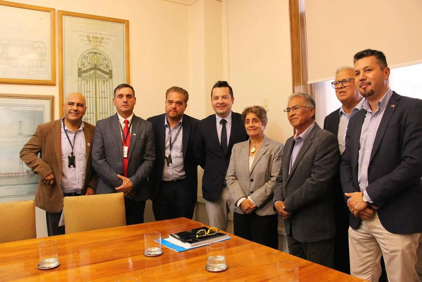 Alcalde de Alto Biobío y representantes comunales se reúnen con la Ministra de Obras Públicas