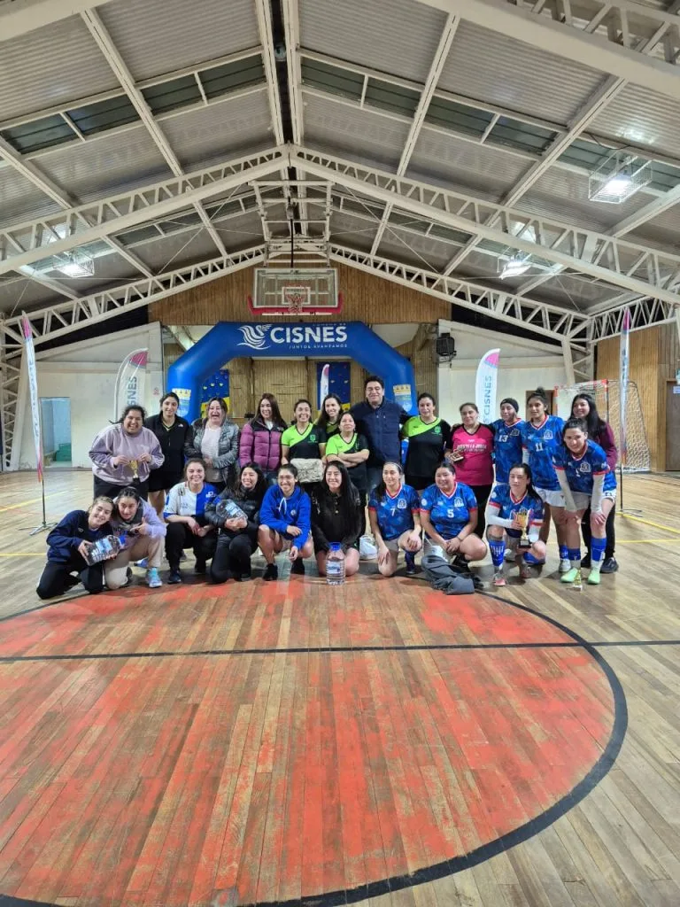 Puerto Cisnes vivió masivo Campeonato de Futsal Femenino reunió a más de 100 mujeres de distintas localidades de la Región de Aysén