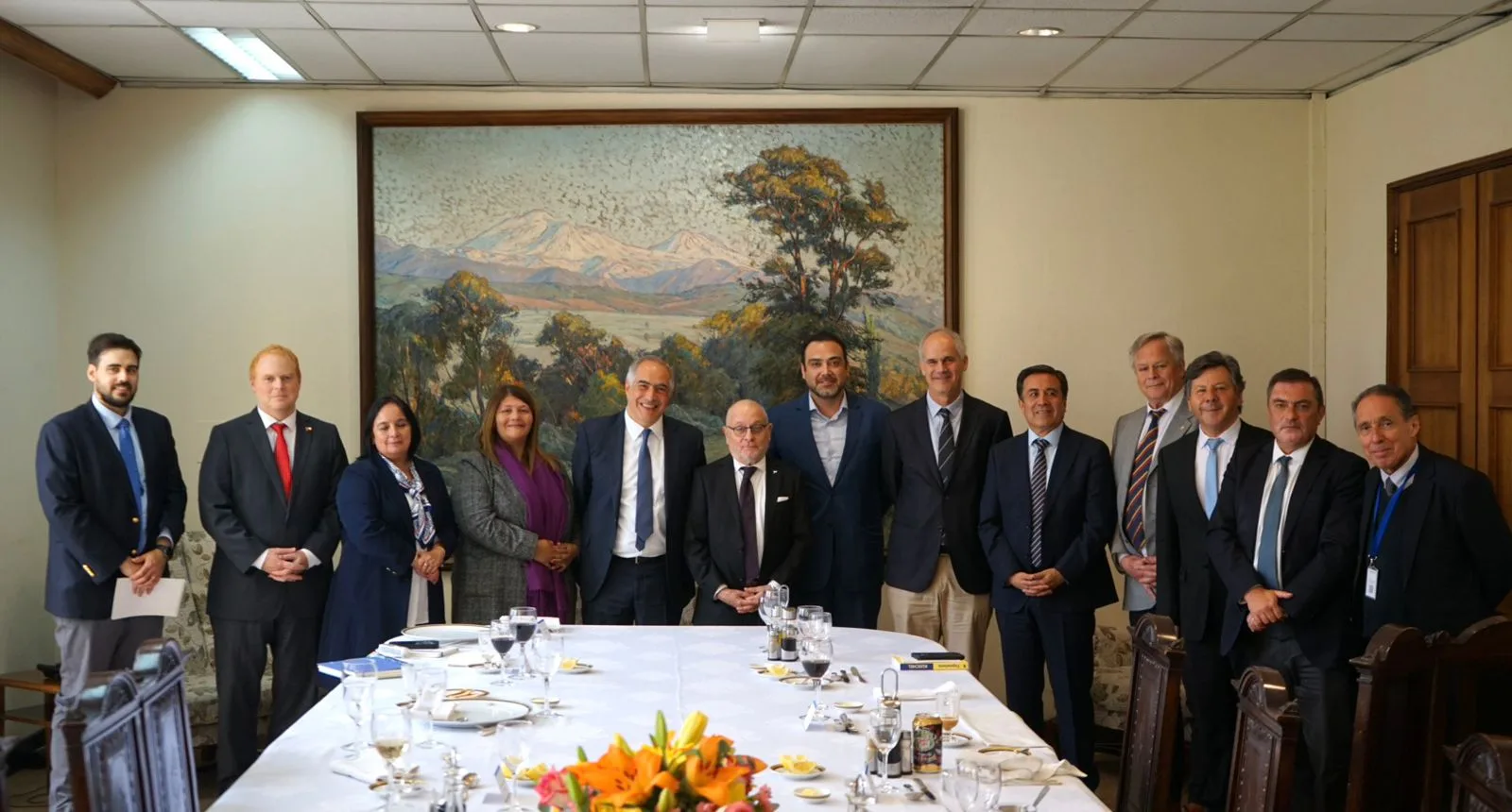 Comisión de Asuntos Internacionales de la ACHM se reúne con el Embajador de Argentina en el Congreso