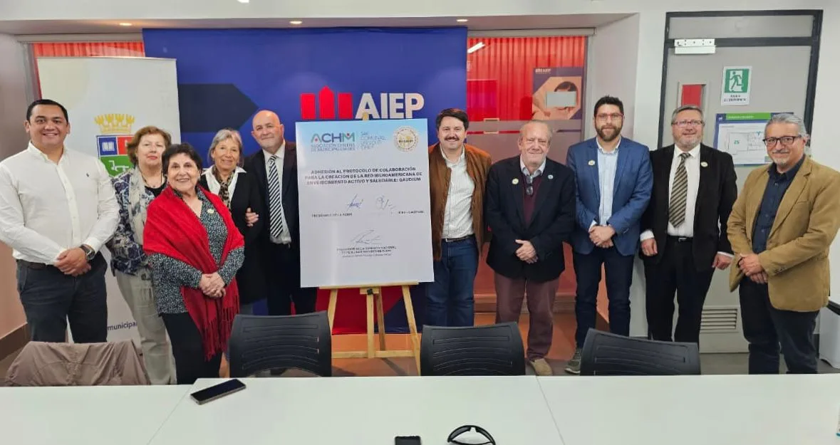 ACHM firma convenio con Red Iberoamericana de Envejecimiento Activo para fortalecer trabajo con personas mayores
