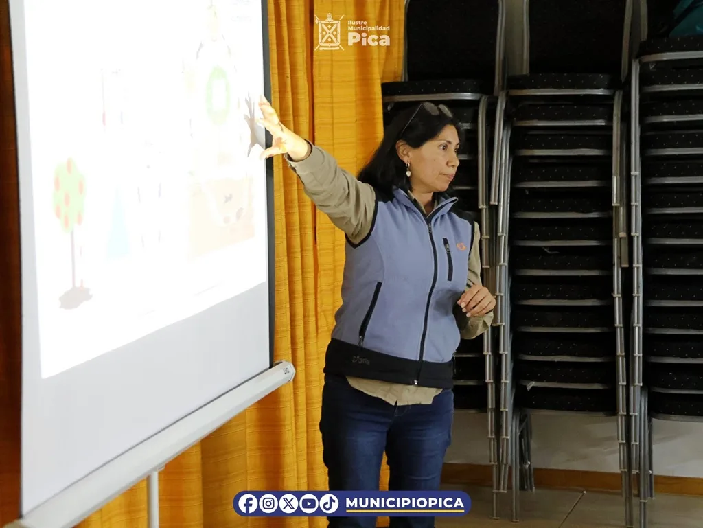 Agricultores y autoridades se reunieron en matilla para abordar preocupación por la mosca de la fruta
