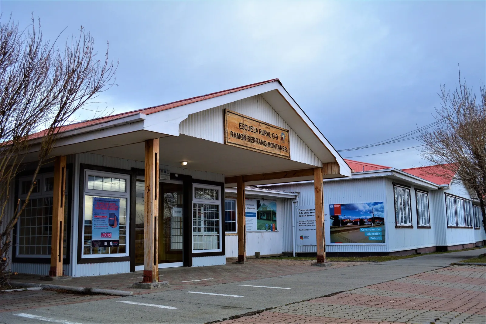 Mejorarán infraestructura de escuelas de Torres del Paine